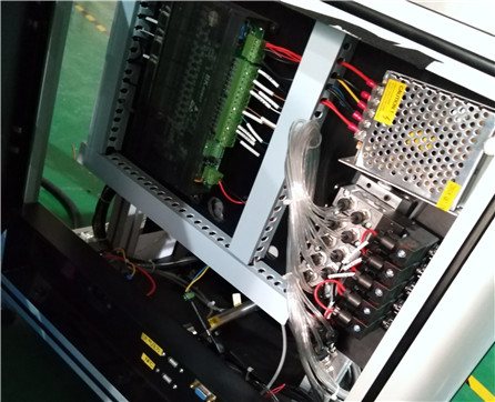 光源自动测试设备